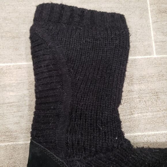 UGG Capra Ribbed Knit Shearling Lined Boot - Picture 8 of 11